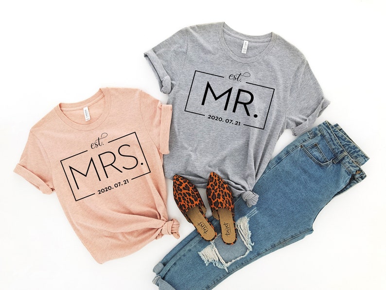 Mr and Mrs Shirt, Wedding Party T-shirt, Honeymoon Shirt,Wedding Shirt,Wife and Hubs Shirts, Just Married Shirts, Matching Couple Shirt
