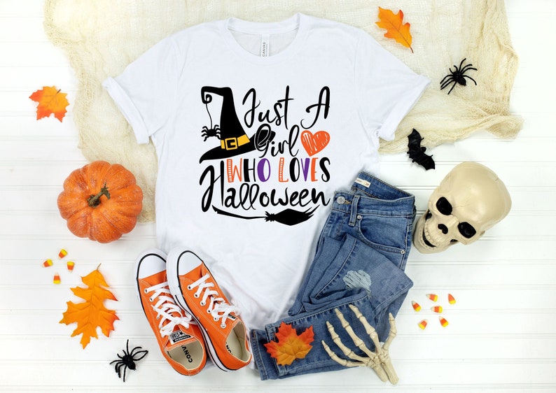 Just a girl who loves Halloweenhirt, Halloween Party, Halloween T-shirt, Hocus Pocushirt, Halloween Outfits , Halloweenpookyhirt