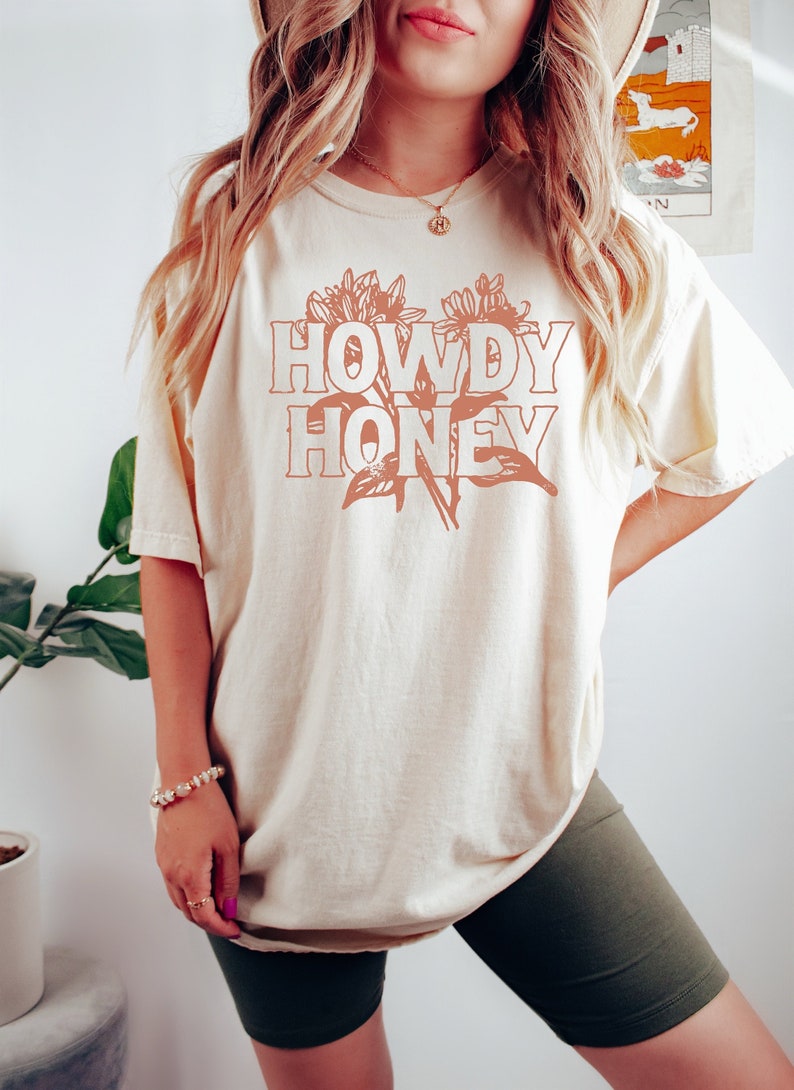 Howdy Honey Shirt, Honeysuckle T-Shirt, Western Women T-Shirt, Country Retro Tee, Southern Style Shirt, Western Cowgirl Tee